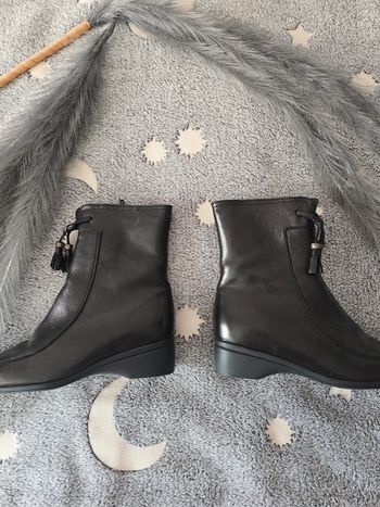 Bottines noires en cuir fourré taille 36