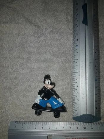 Dingo et max figurine