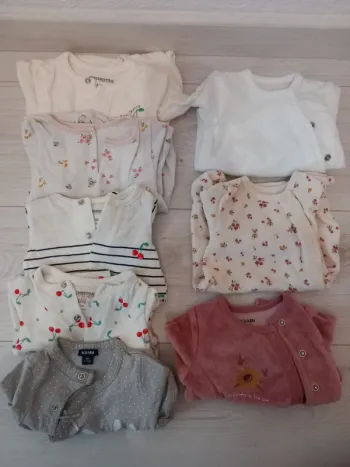 Lot 8 pyjamas naissance fille