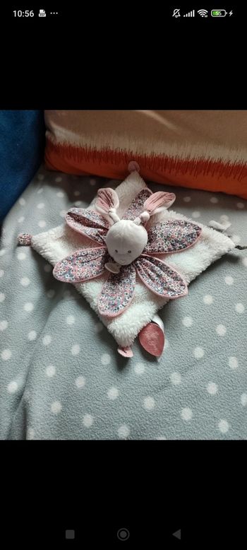 Doudou lapin fleurs doudou et cie 