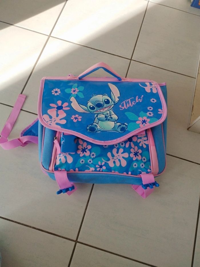 Cartable stitch neuf