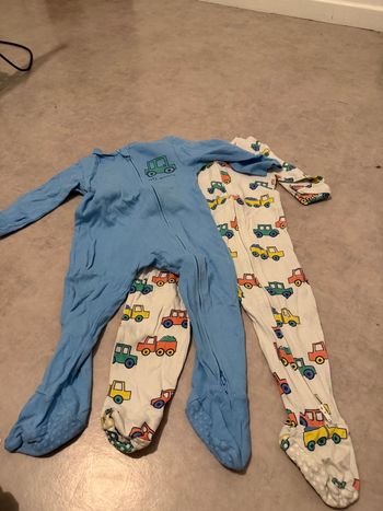 Lot pygama 12/18 mois