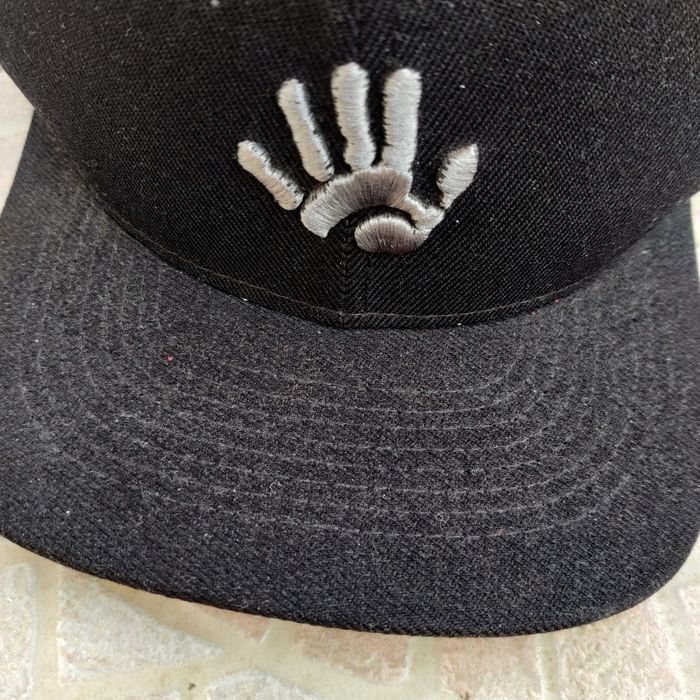 Casquette trucker noire brésilienne  – logo main brodé – style urbain streetwear - photo numéro 5