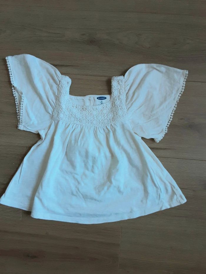 Chemise jersey fleurs brodé creme T. 3 ans neuf