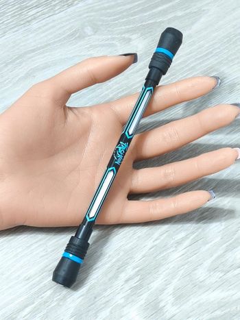 Stylo rotatif anti stress twirling