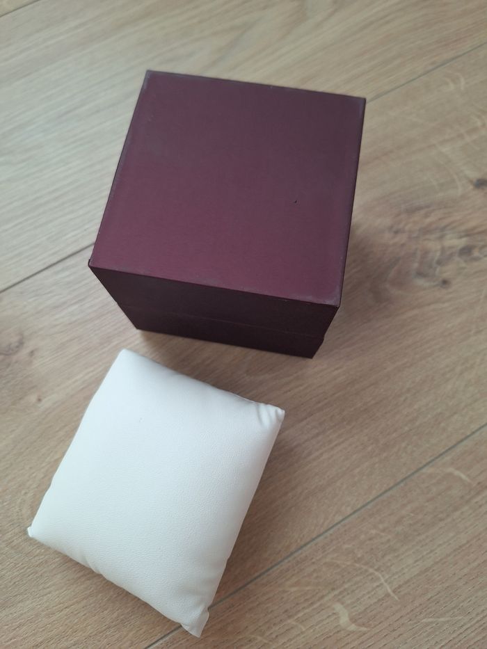 Coffret à montre ou bijou 9x9x7,5cm excellent état - photo numéro 4