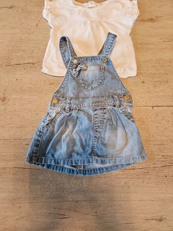 Robe salopette en jean s bleu Zara baby avec 1 t shirt blanc Obaïbi, 18 mois - photo numéro 9