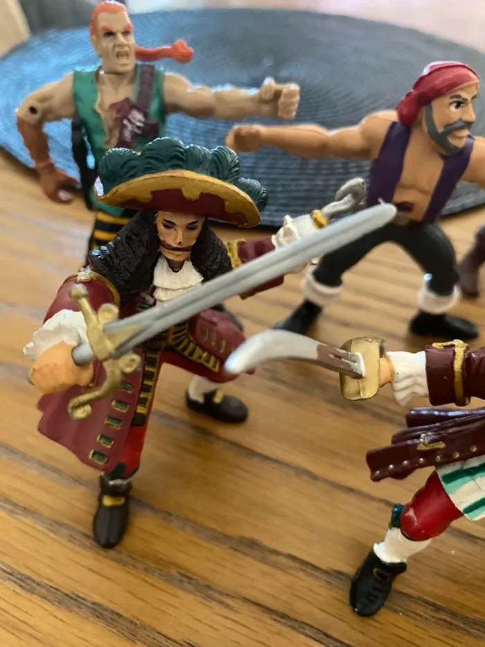 Lot de 7 figurines pirates - photo numéro 2