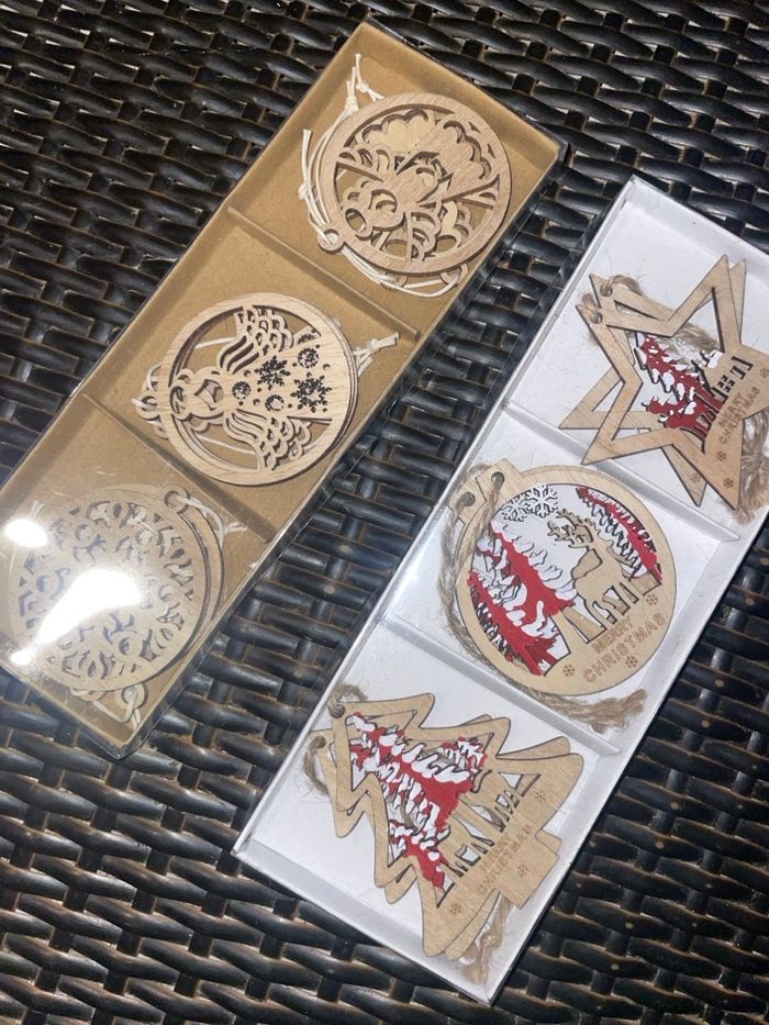 2 paquets de 6 suspensions de sapin de Noël