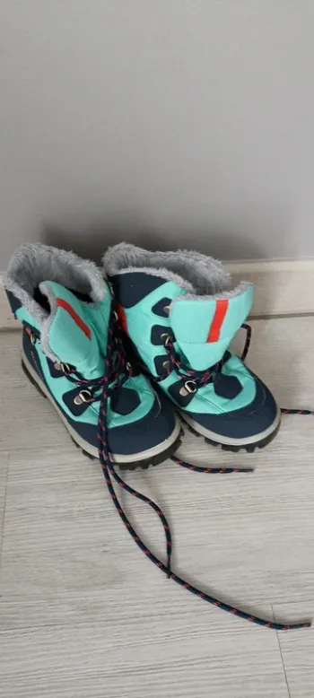 Paire d'après ski taille 30 décahtlon