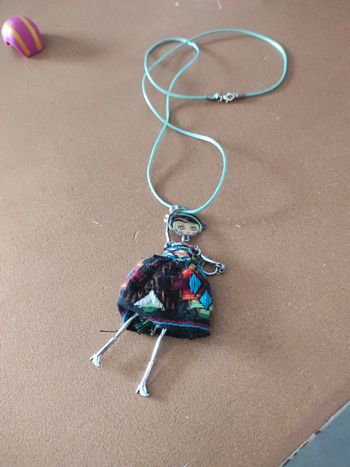 Collier poupée