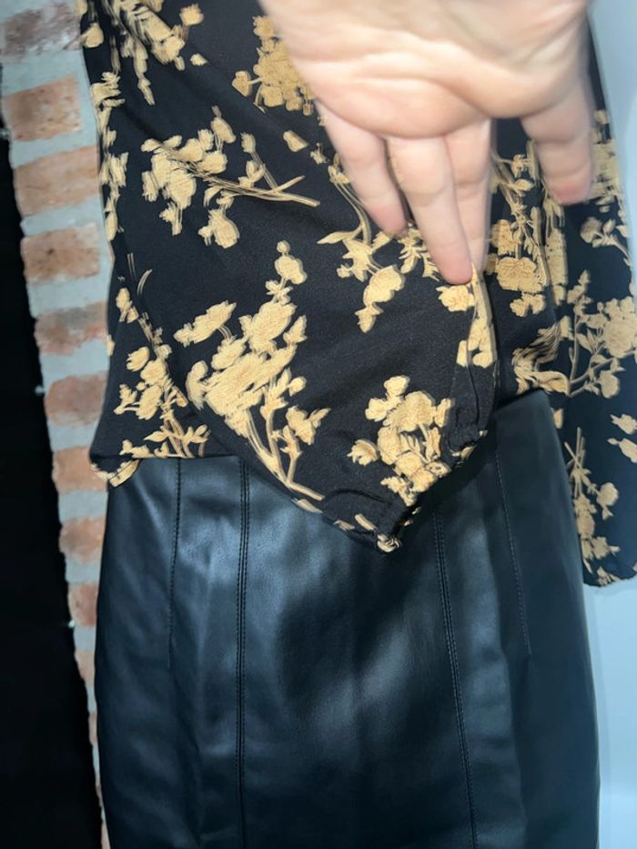 Jupe simili T 32  + blouse T 34 vente séparée possible - photo numéro 4