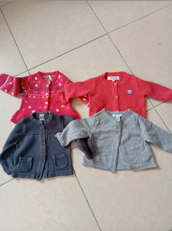 Lot de 4 gilets 3 mois