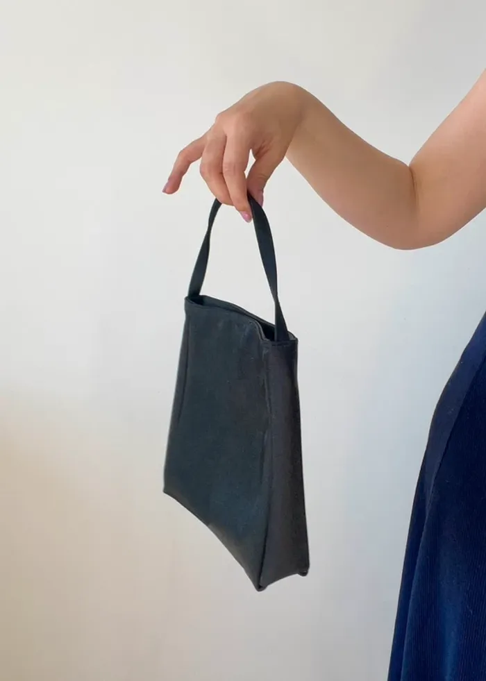 Petit sac vintage années 90 vintage noir et son mirroir de poche assorti - photo numéro 5