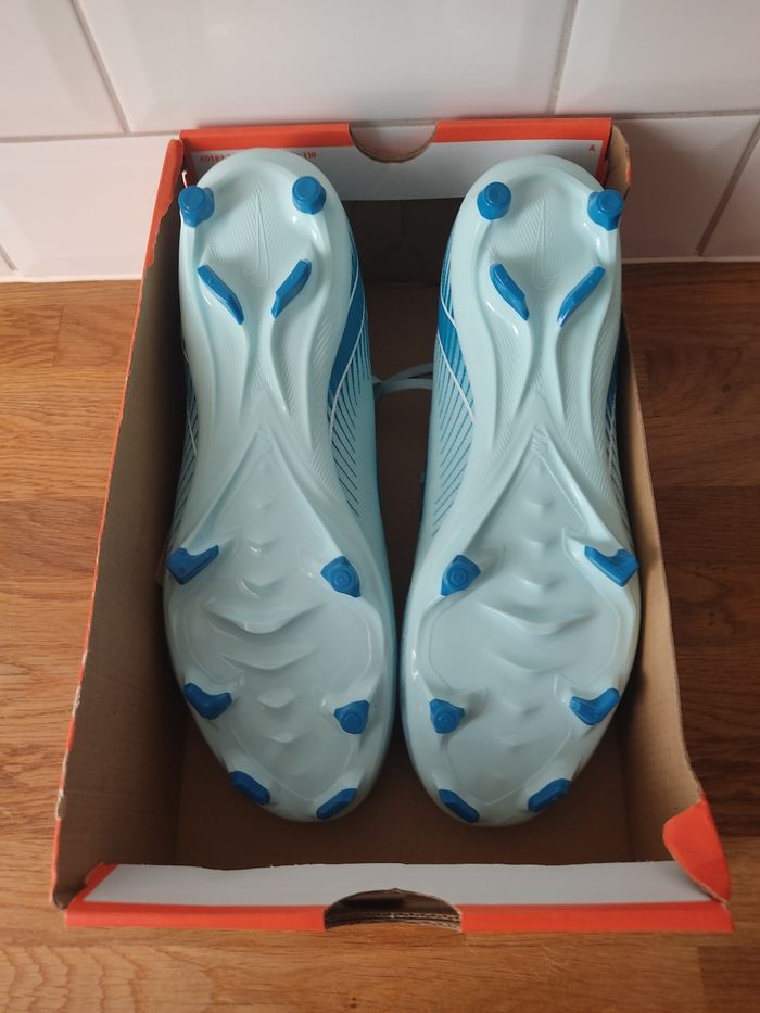 Crampons Nike T 45.5 - photo numéro 7