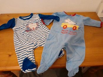 2pijama velours 9 mois très bon état U petits
