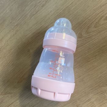 Biberon MAM anti colique neuf