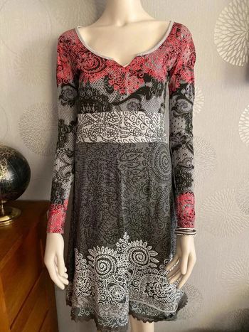 Jolie robe desigual xs en tres bon état