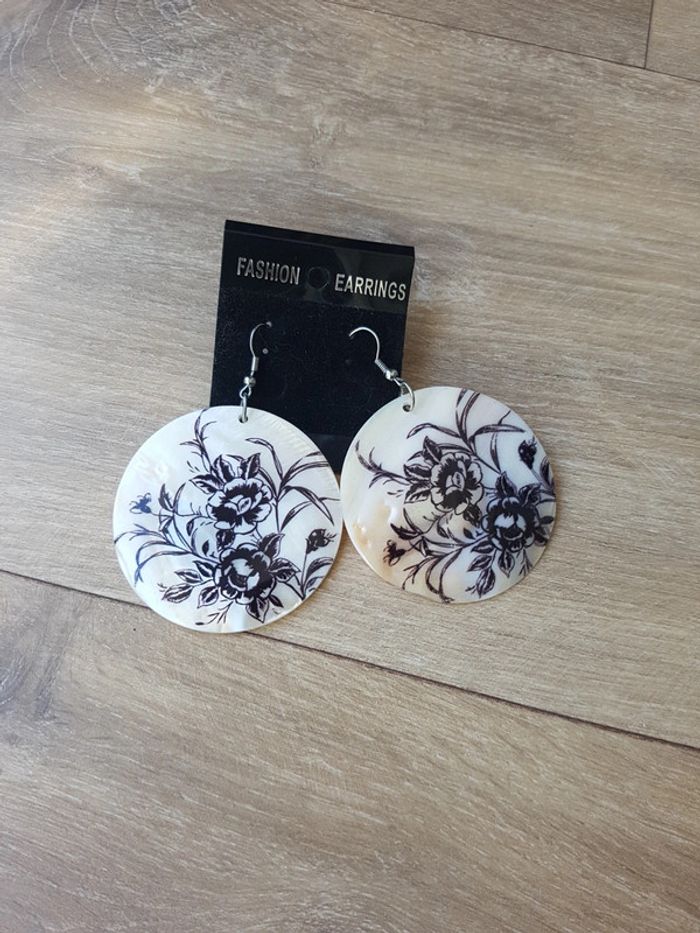 Boucles d'oreilles nacrées