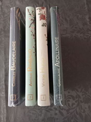 Lot 4 livres Poèmes éternels.