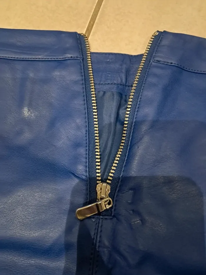 Jupe simili cuir bleu cache cache taille 36/38 - photo numéro 3