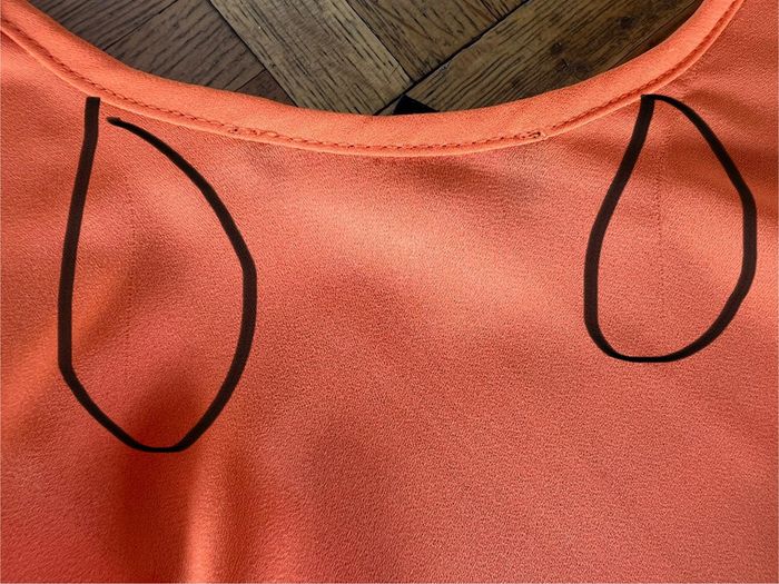 🧡 T-shirt orange à volants et boutons dorés – Taille S - photo numéro 6