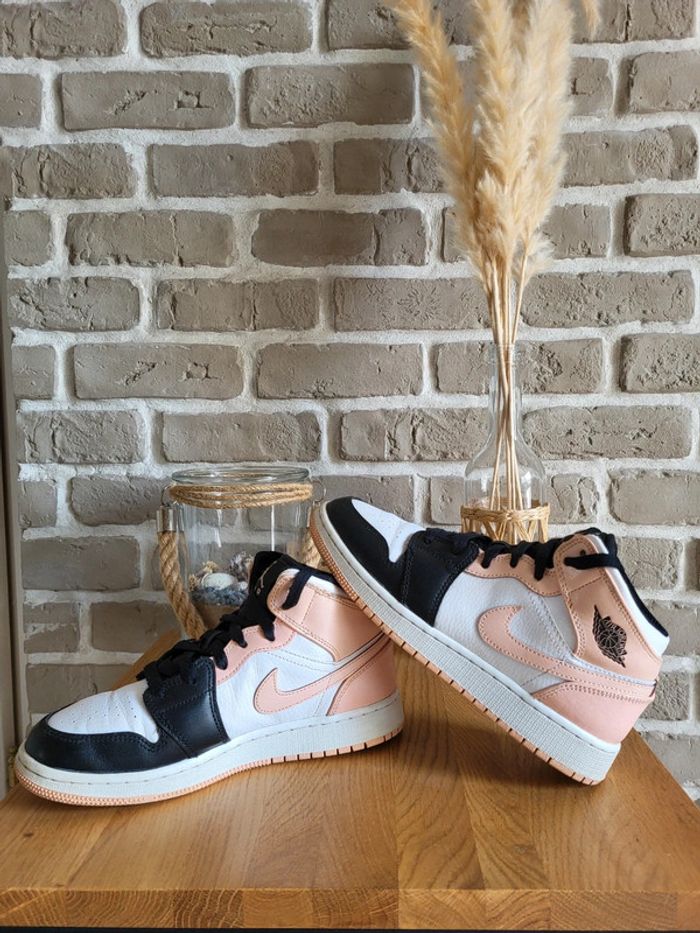 Baskets Nike Jordan 1 Mid Black Toe orange arctique - banc noir et rose, excellent état - photo numéro 19