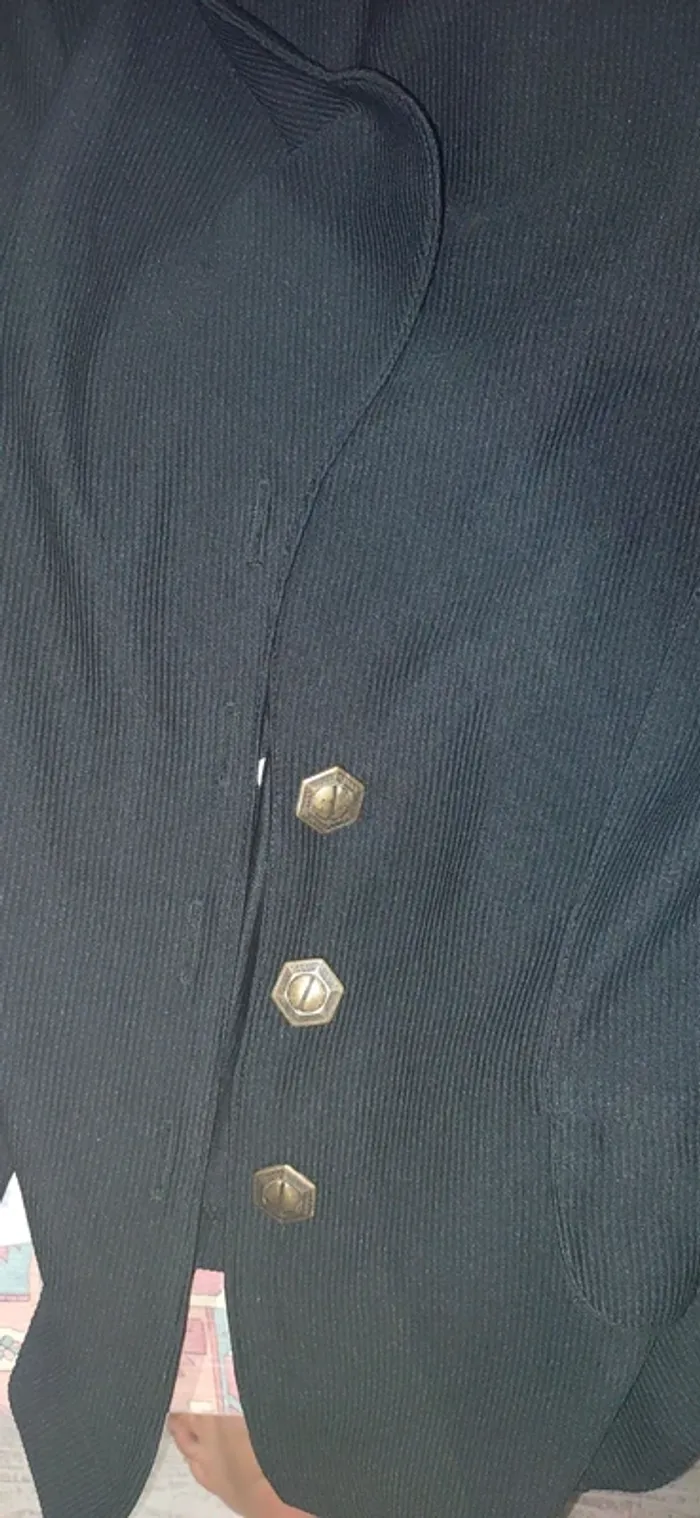Petite veste noire avec boutons vintage - photo numéro 5