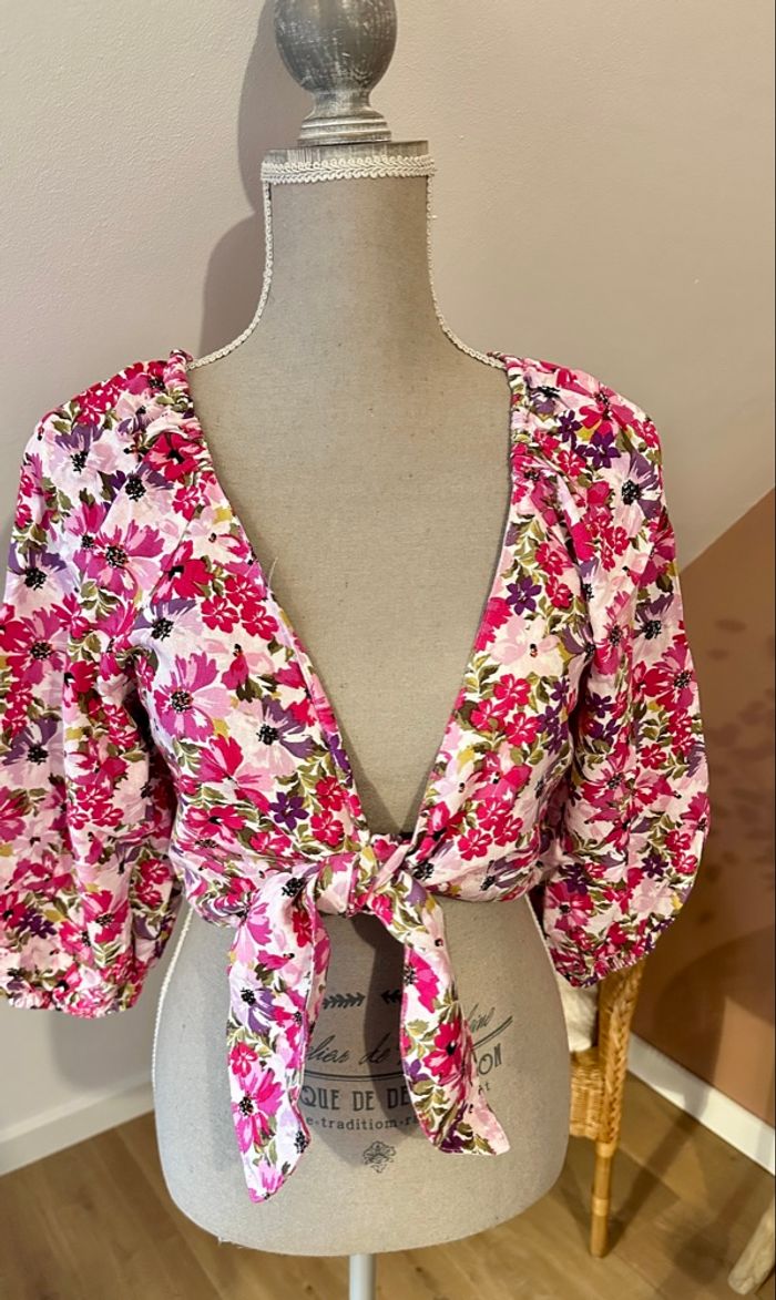 🍃 Top cache-cœur fleuri rose – Amisu – Taille S – Très bon état - photo numéro 3