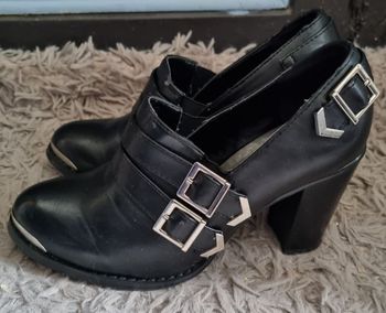 Chaussure à talons 37