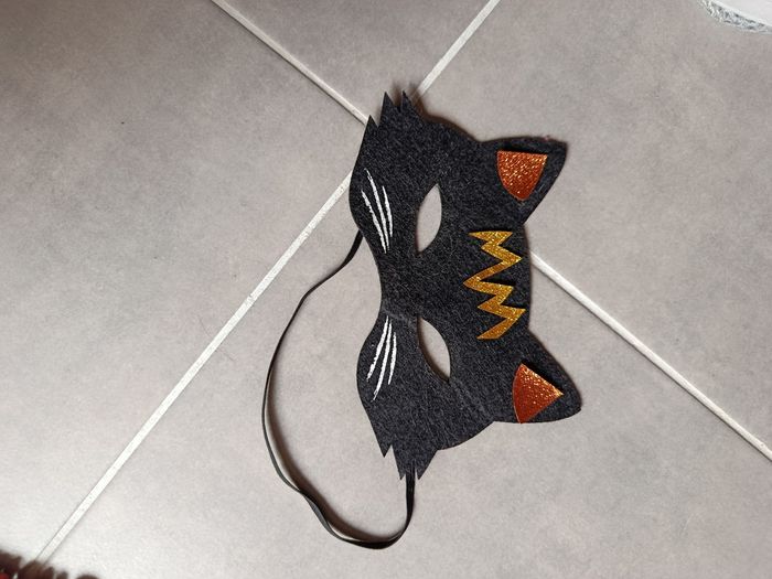 Masque chat