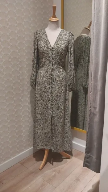 Robe vintage fleurie cintrée H&M