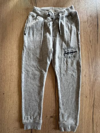 Pantalon style jogging name it taille 7 ans très bon état