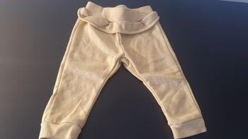 Pantalon jaune pâle doré