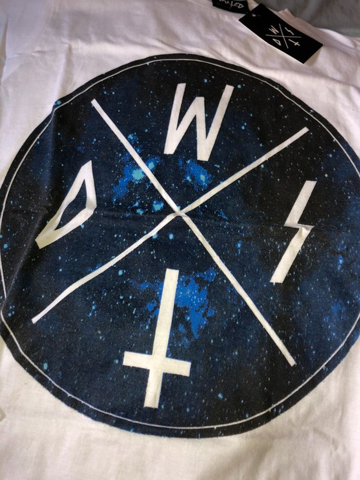 T-shirt neuf - photo numéro 3