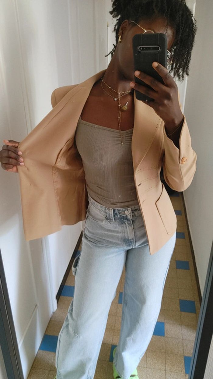 Magnifique Veste blazer cintrée en laine beige or épaules chic vintage - photo numéro 12