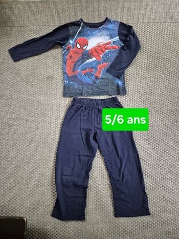 Pyjama léger spiderman - 5/6 ans