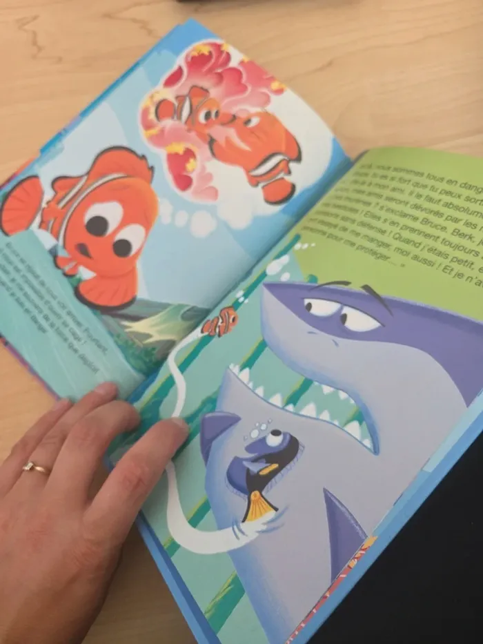 Livre disney le monde de nemo drôle de requin - photo numéro 3