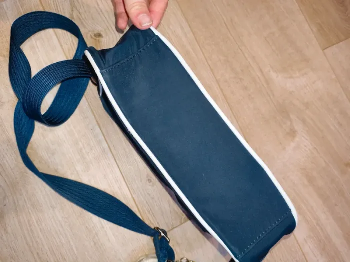 Sac à bandoulière Tommy Hilfiger excellent état bleu marine - photo numéro 9