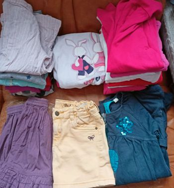 Lot de 16 vêtements fille automne hiver 5 ans