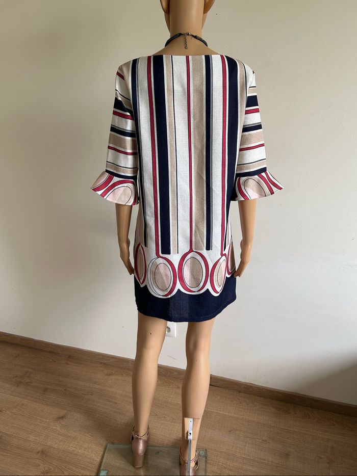 Robe imprimée à manches courtes Rinascimento taille M jamais portée - photo numéro 6