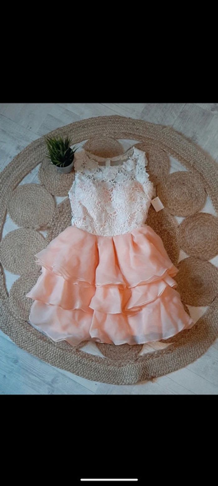 Robe de soirée avec volant
