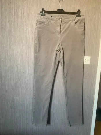 Pantalon skinny velours taille 42