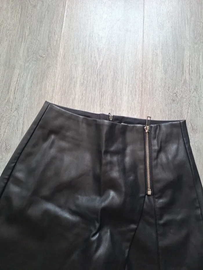 Jupe en simili cuir - photo numéro 5