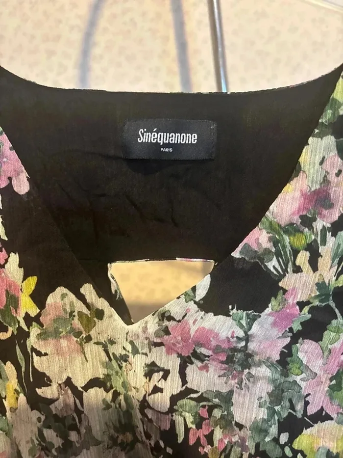 Robe fleurie  taille  38  marque sinequanone - photo numéro 5