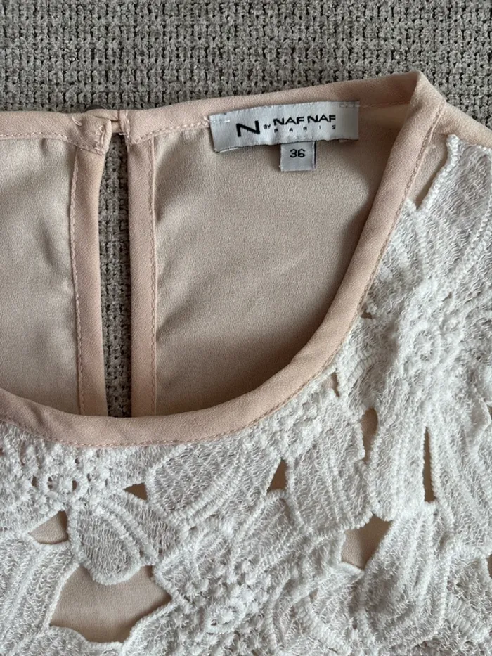 Top a dentelle - photo numéro 2