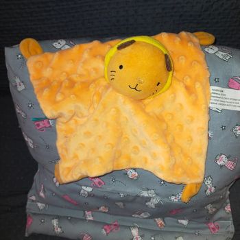 Doudou plat lion orange Shenzhen busty Toys