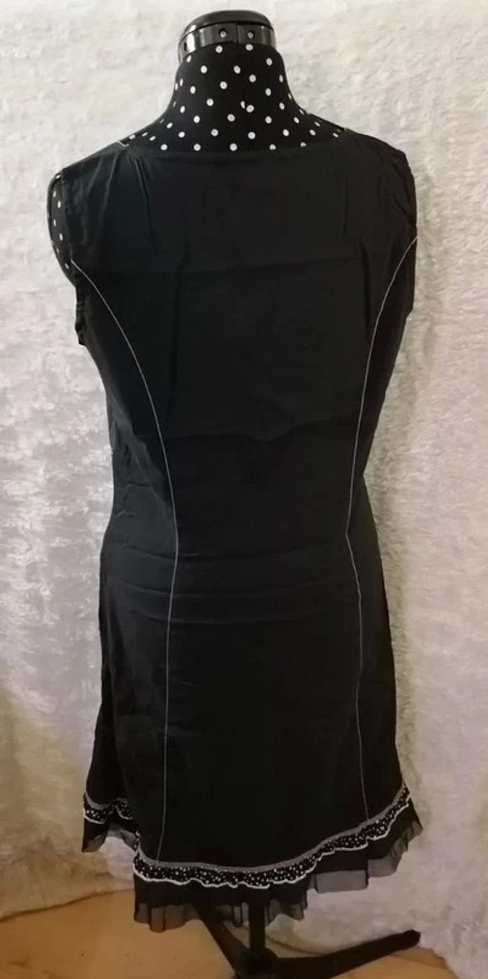 Robe courte noir dentelle fleurs - photo numéro 5