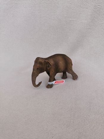 Éléphant Schleich