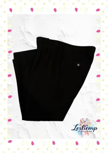 Pantalon 3/4 femme noir comme neuf mis une fois tara jarmon taille 44
